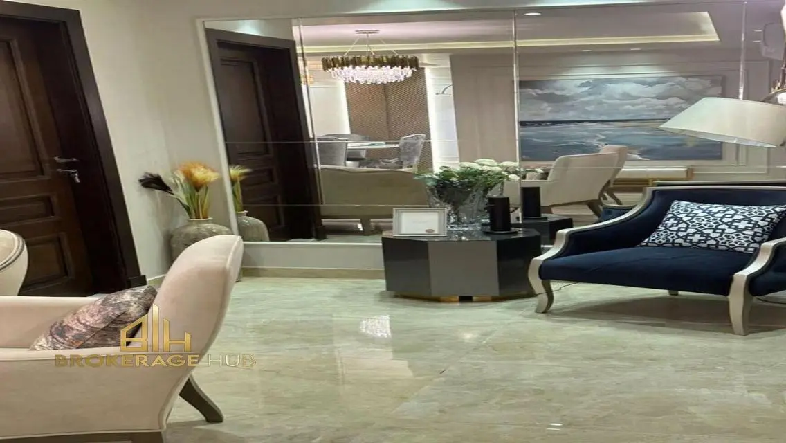 Luxury Apartment in Prime Location with Stunning Views