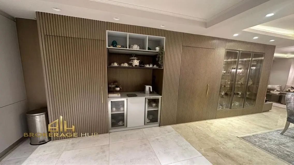 Luxury Apartment in Prime Location with Stunning Views