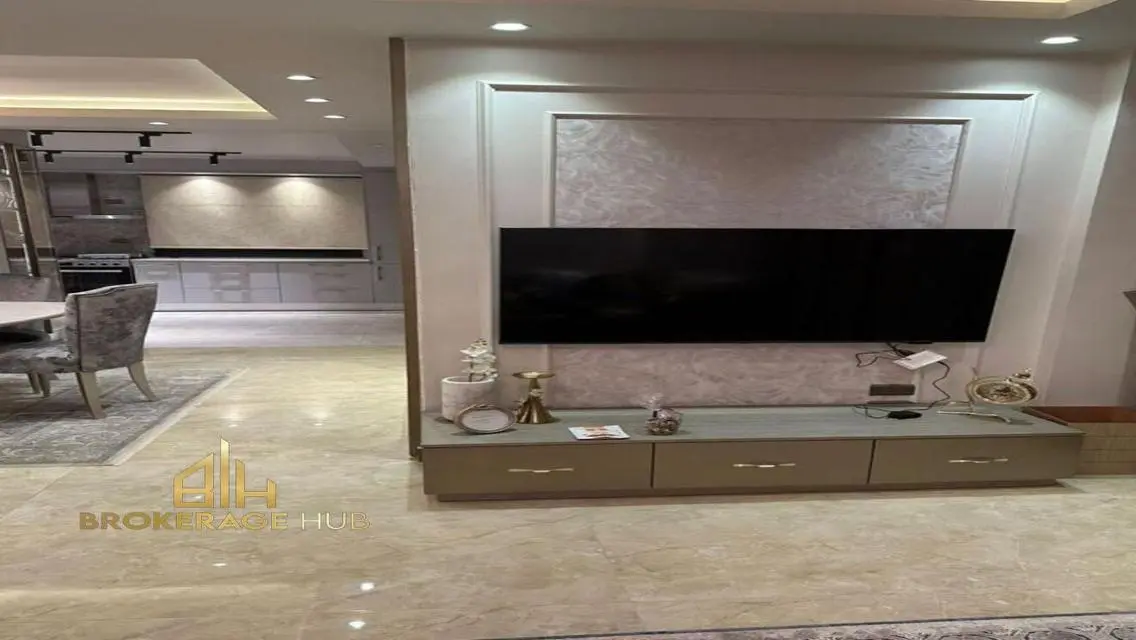 Luxury Apartment in Prime Location with Stunning Views