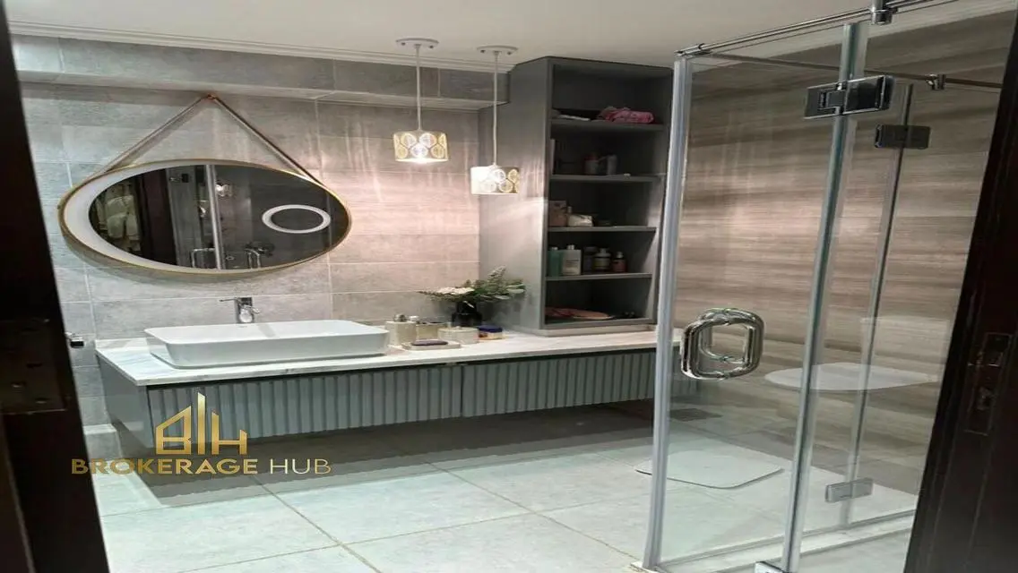 Luxury Apartment in Prime Location with Stunning Views