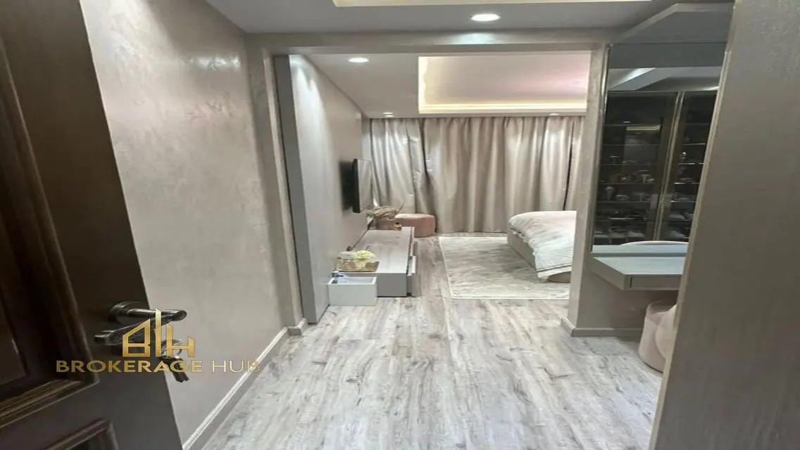 Luxury Apartment in Prime Location with Stunning Views