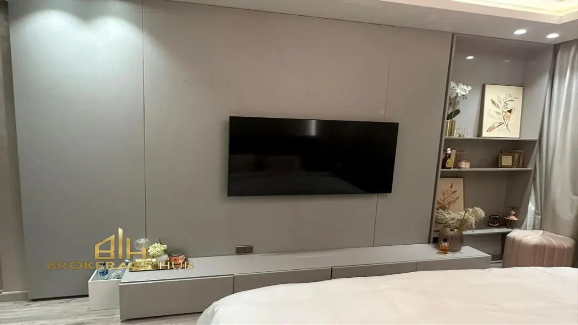 Luxury Apartment in Prime Location with Stunning Views