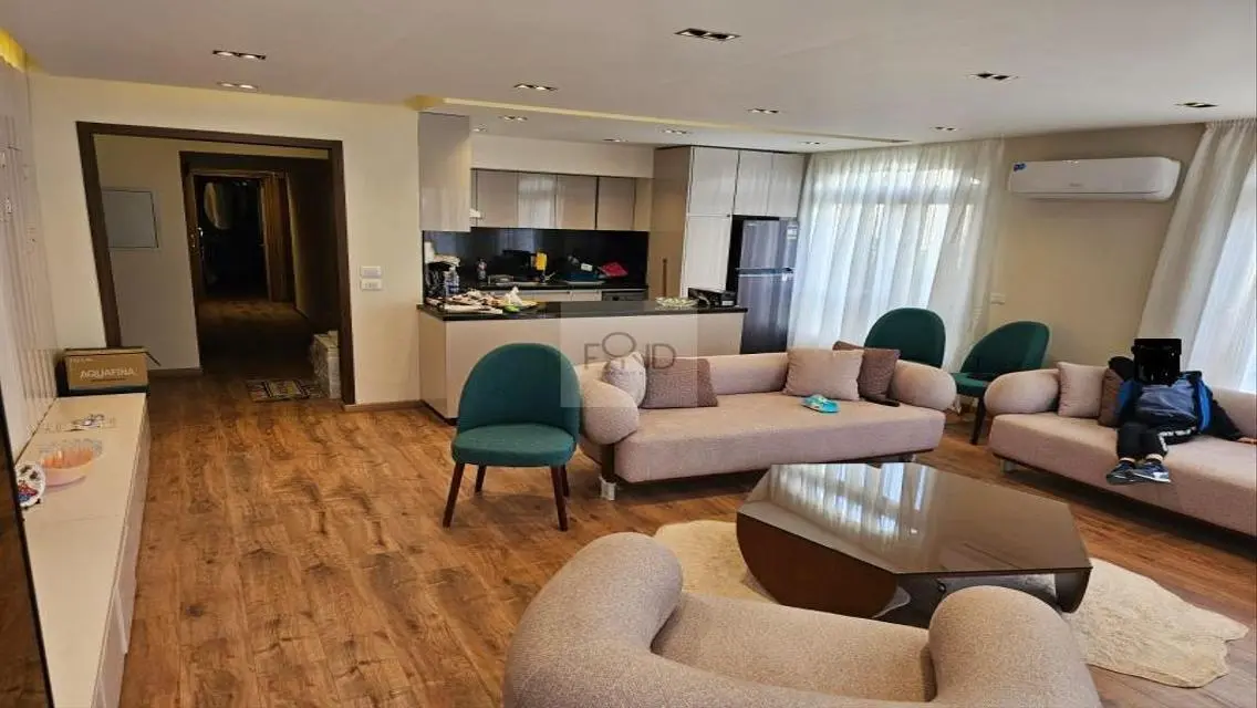 Stylish 140 Meter Apartment in Prime Location