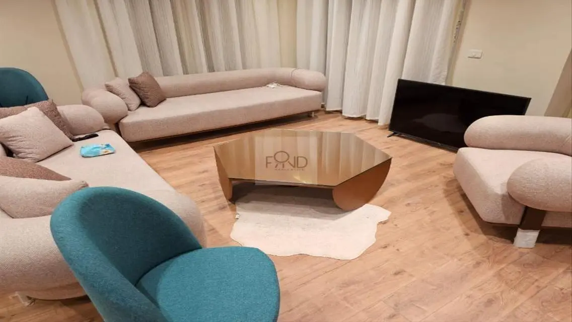 Stylish 140 Meter Apartment in Prime Location
