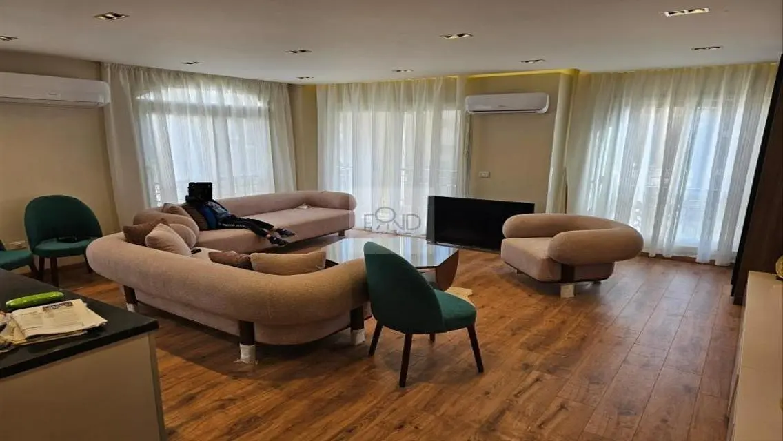 Stylish 140 Meter Apartment in Prime Location