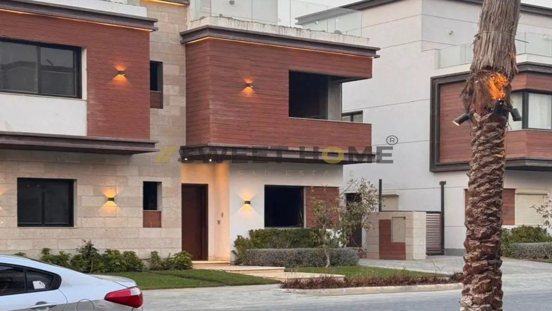 Luxury Apartment 240 sqm with Balcony and Security Guard