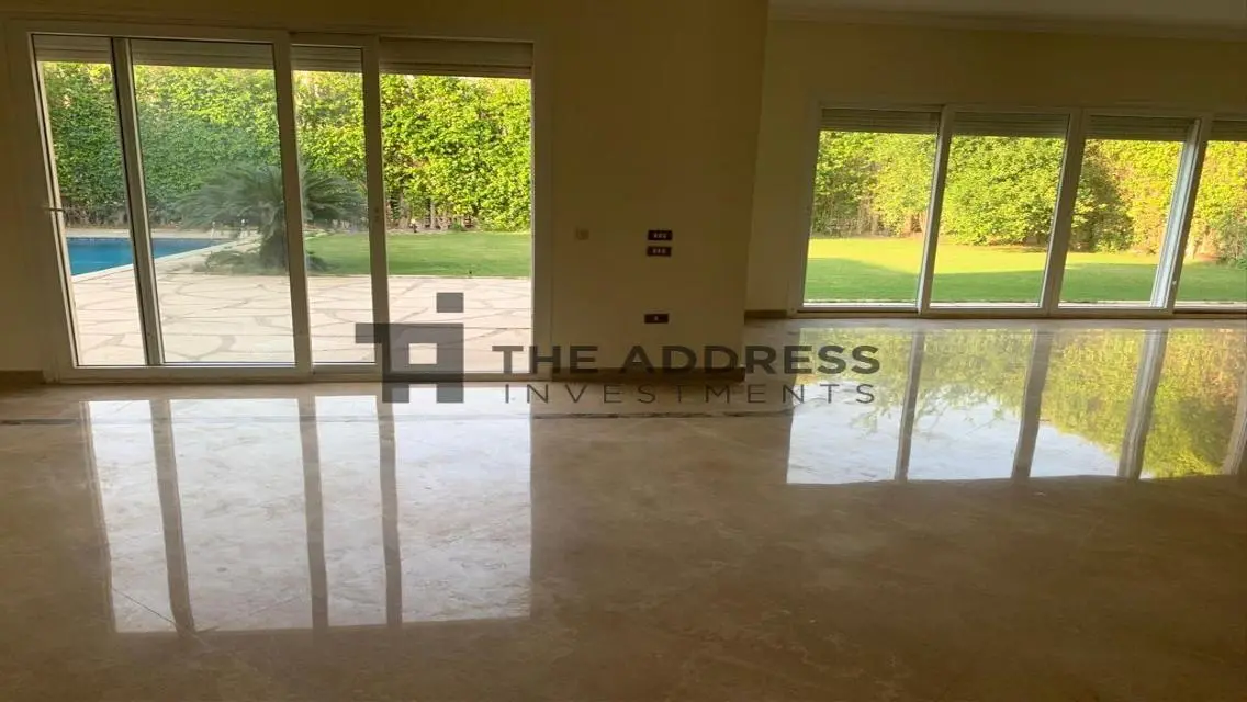 Luxury Villa with Private Pool and Extensive Garden Space