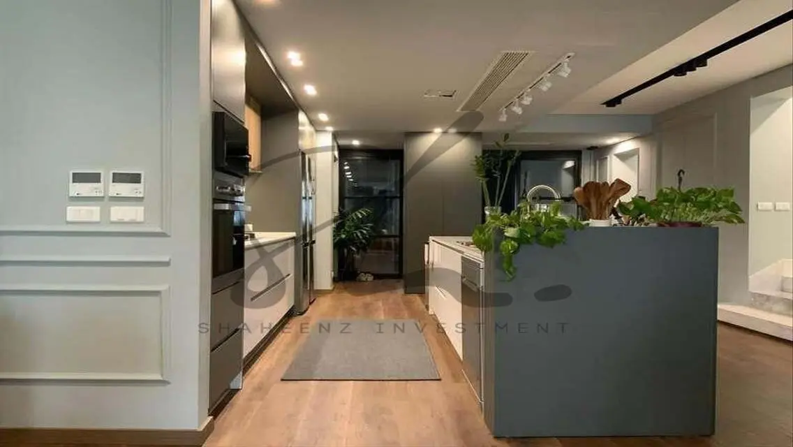 Luxurious Villa for Sale in Midtown with Spacious Layout
