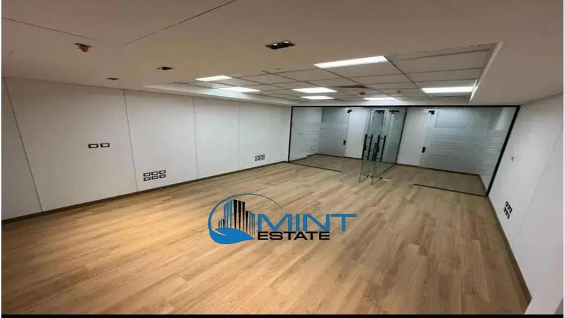 Prime Investment Opportunity in Hyde Park Business District - 90% Waterway Point