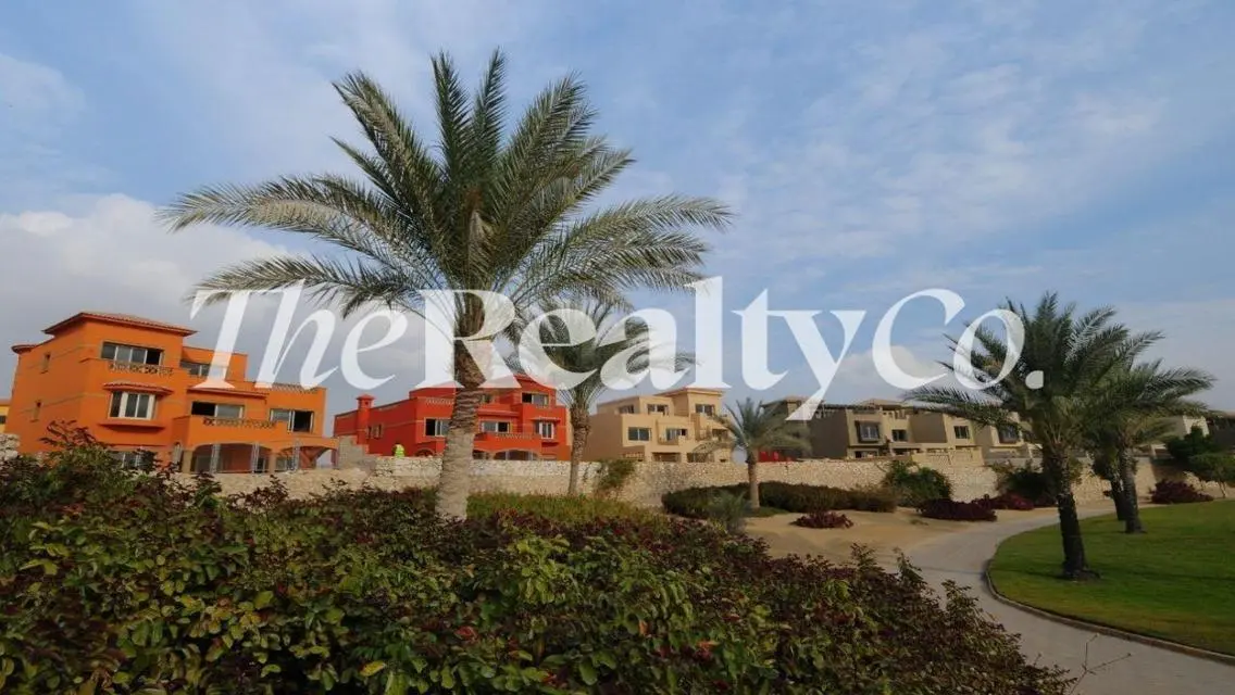 Stylish Twin House in Palm Hills – Golf View