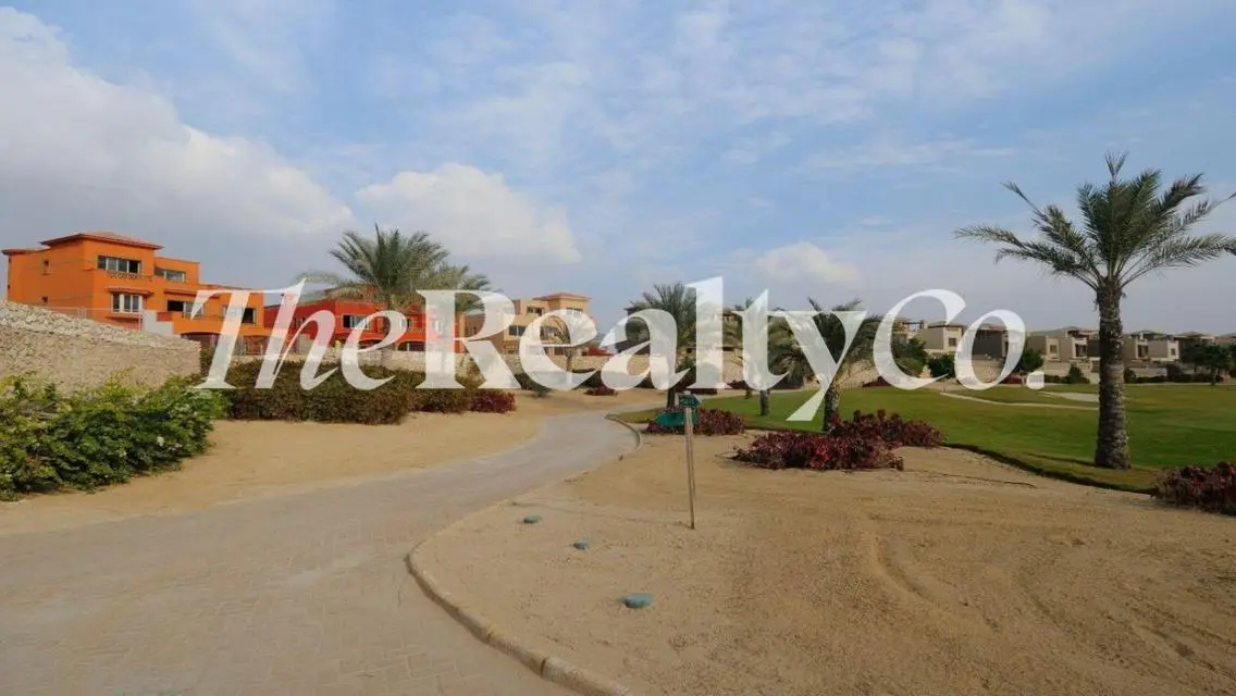 Stylish Twin House in Palm Hills – Golf View