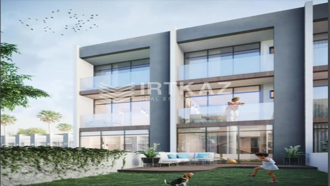 Luxury Apartment with Stunning Lake View