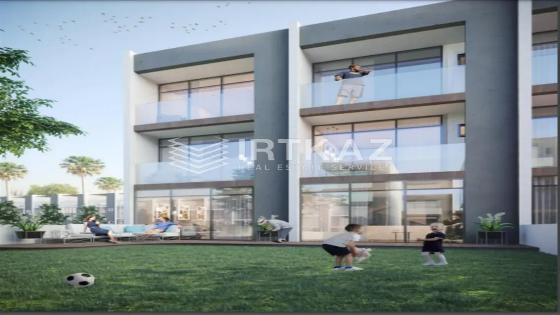 Luxury Apartment with Stunning Lake View
