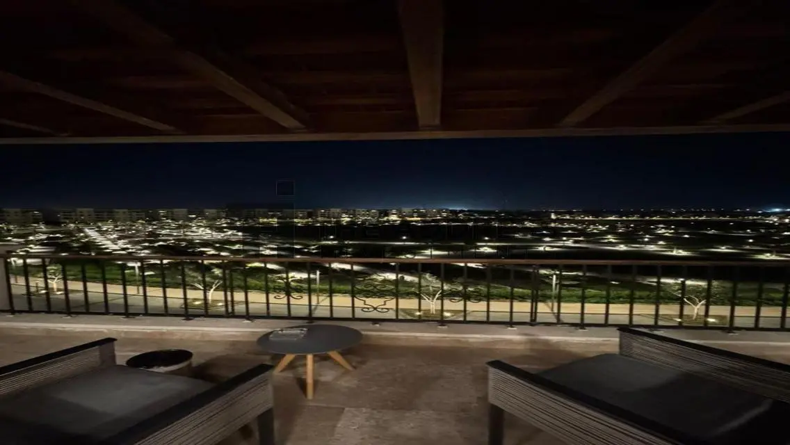 Luxurious Villa with Expansive Space and Ideal Amenities