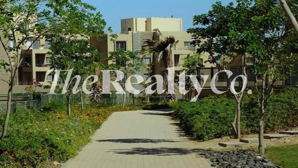 Luxury 2-Bedroom Garden Apartment in Palm Hills
