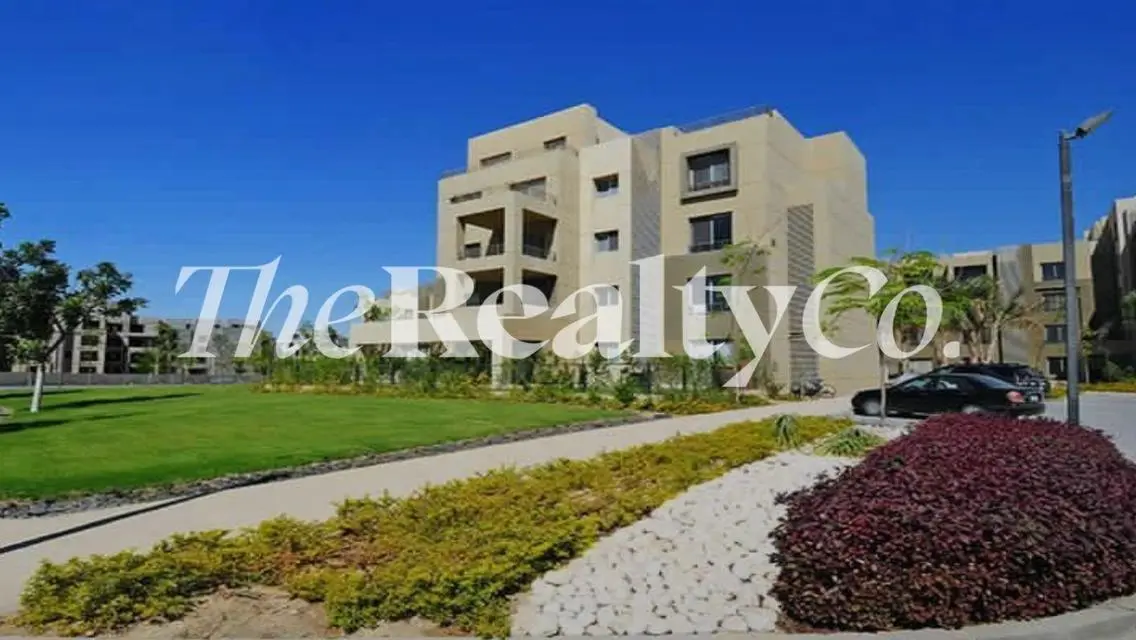 Luxury 2-Bedroom Garden Apartment in Palm Hills