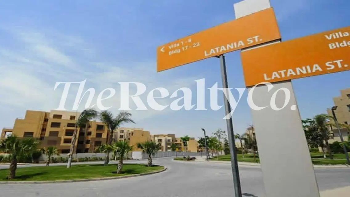 Luxury 2-Bedroom Garden Apartment in Palm Hills