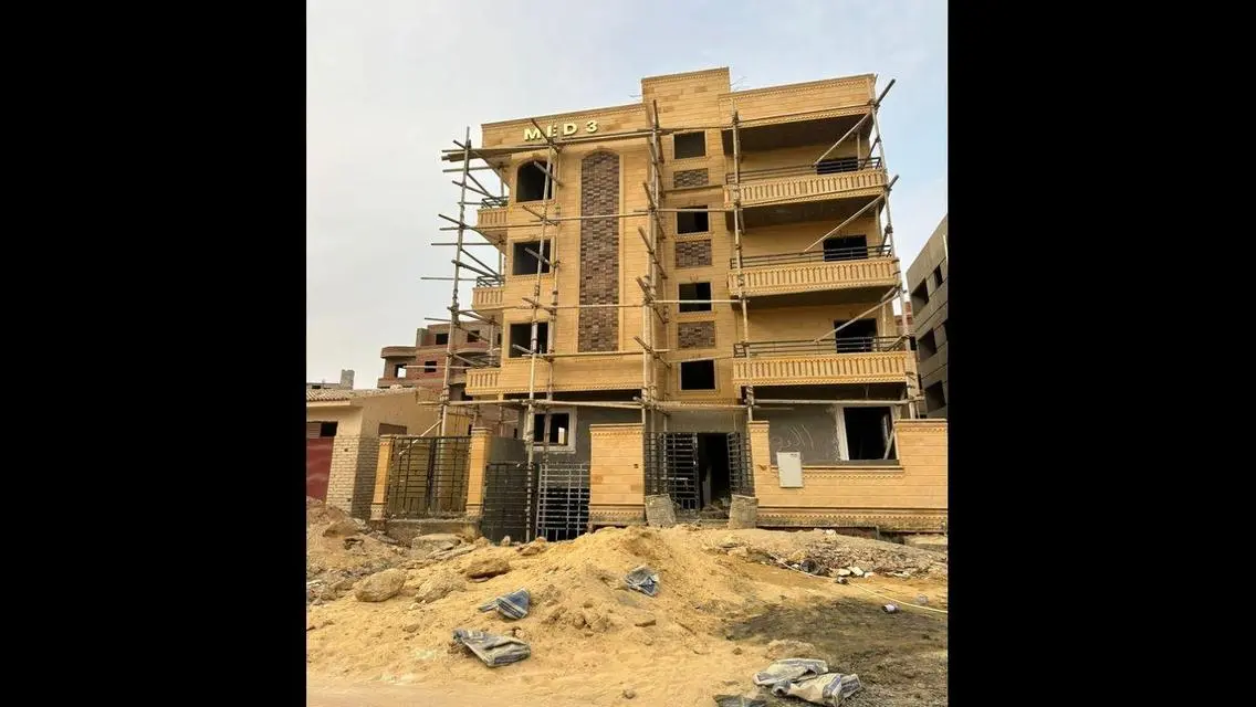شقة فاخرة مع حديقة خاصة ومرافق فاخرة