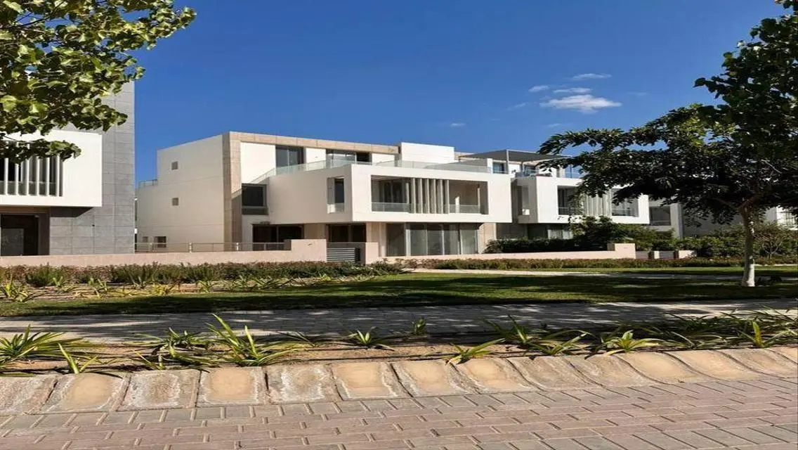 Luxury Villa for Sale with Private Gardens and Comprehensive Amenities
