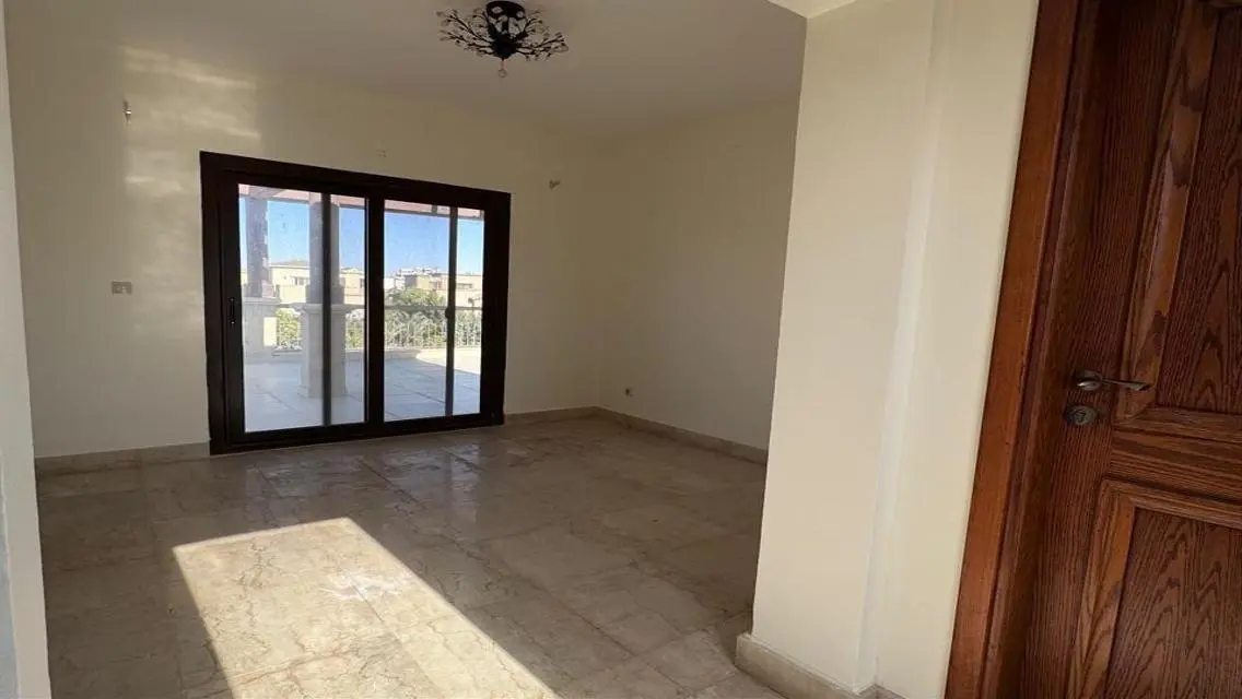 Luxury Apartment of 347 Sqm with Private Garden and Pool