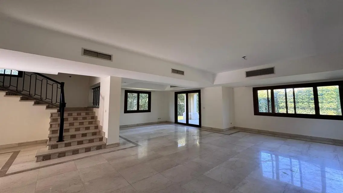 Luxury Apartment of 347 Sqm with Private Garden and Pool