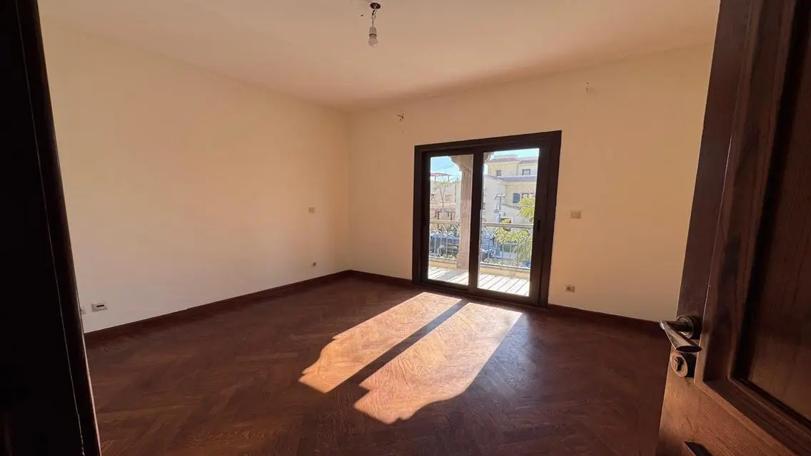 Luxury Apartment of 347 Sqm with Private Garden and Pool