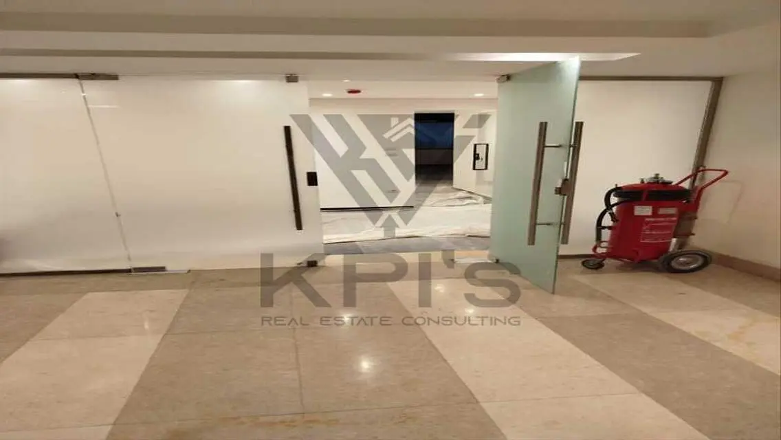 Luxury Apartment with Spacious Amenities