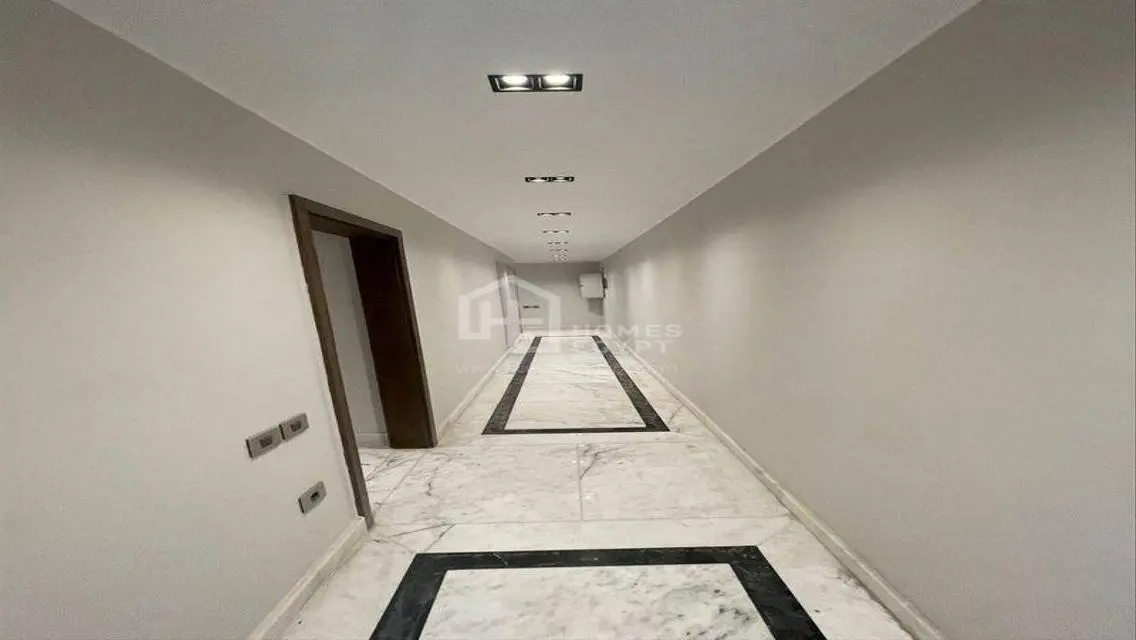شقة فاخرة جديدة للإيجار في جنوب الزمالك