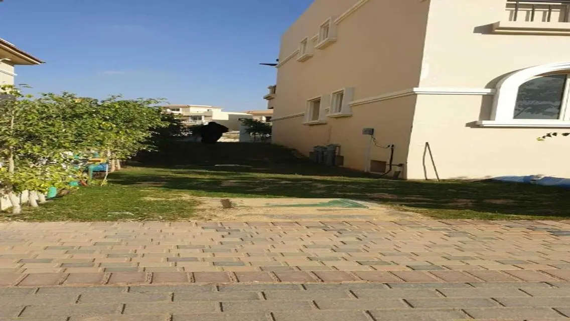 Amazing Investment Opportunity: 395 Sqm Property with Security Guard