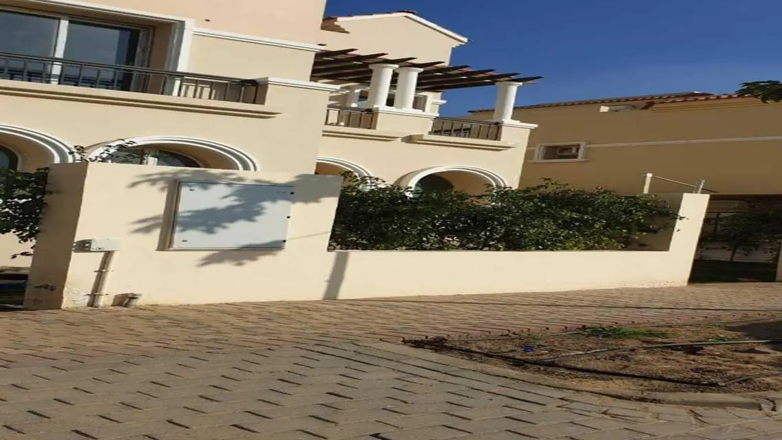 Amazing Investment Opportunity: 395 Sqm Property with Security Guard