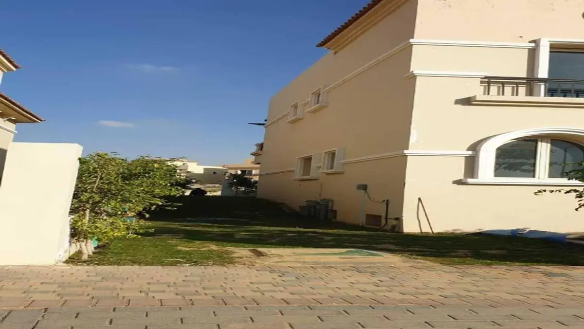 Amazing Investment Opportunity: 395 Sqm Property with Security Guard