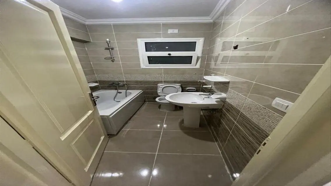 Luxurious Apartment with Private Garden and Gym