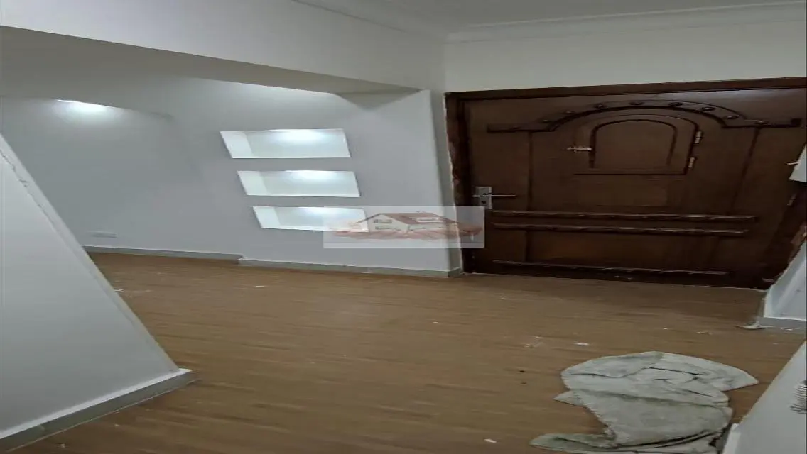 شقة فاخرة للإيجار مع شرفة وحارس أمن