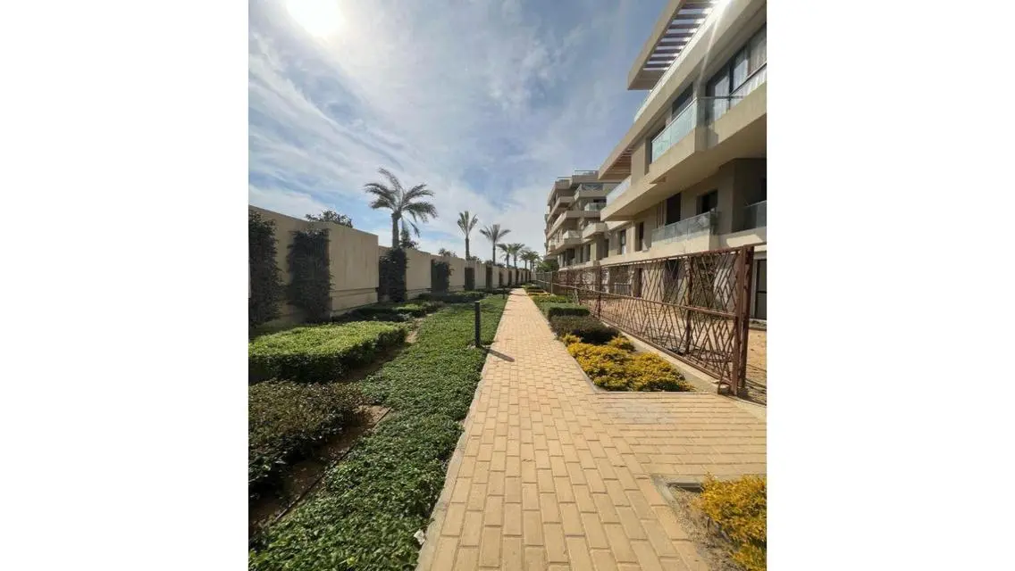 Luxury Apartment with Private Garden and Health Club