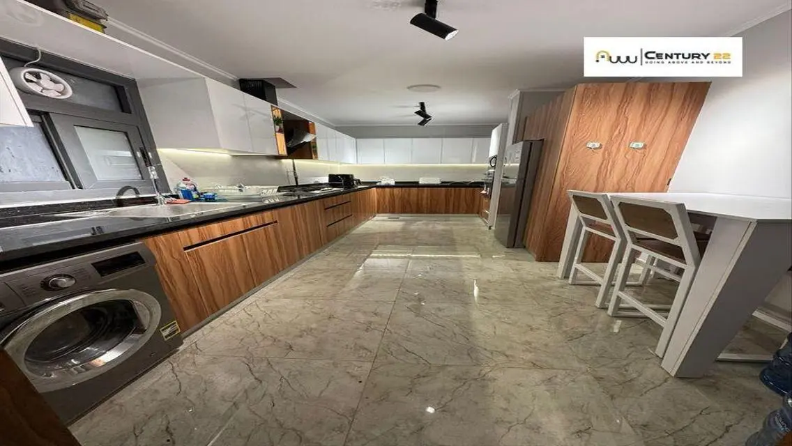 Luxury Apartment with Modern Amenities