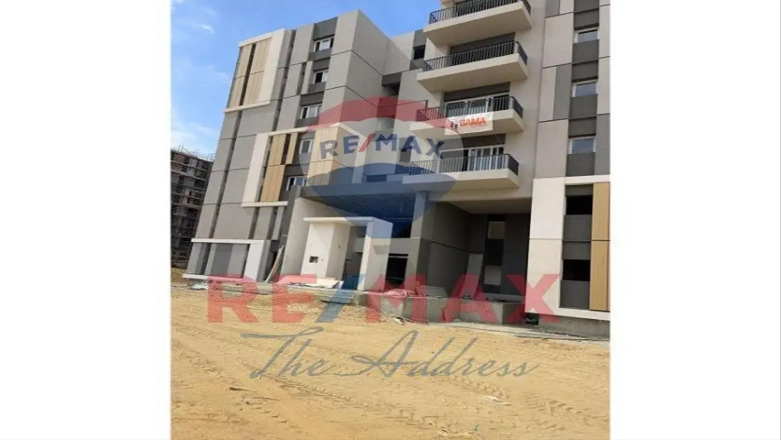 Luxury Apartment with Full Amenities in Prime Location