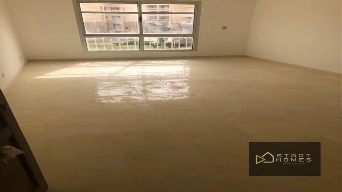 Luxury Apartment with Scenic Views in Prime Location