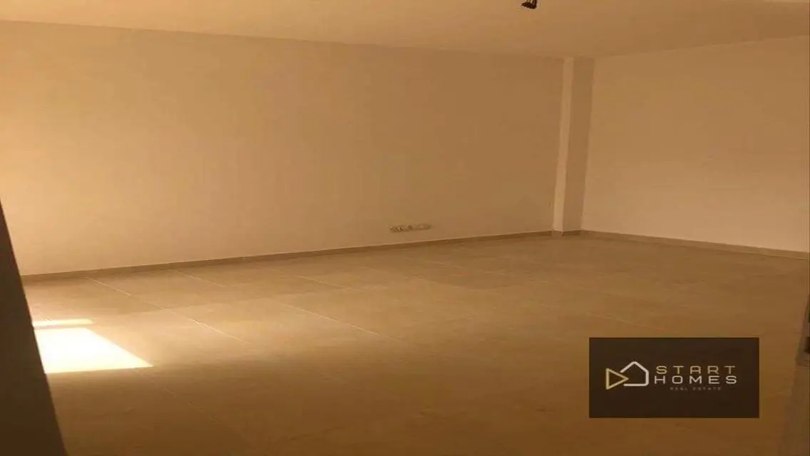 Luxury Apartment with Scenic Views in Prime Location