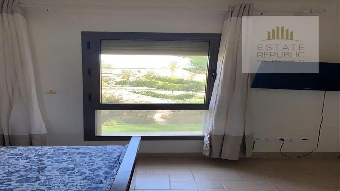 شقة فاخرة في موقع متميز overlooking بحيرات