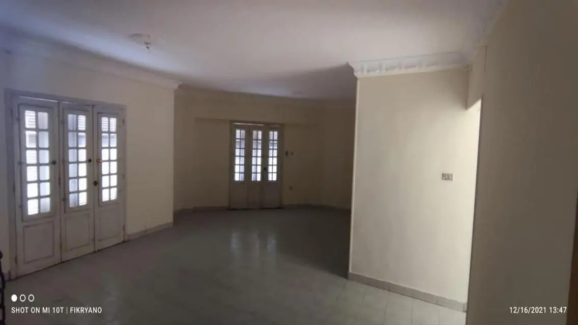 Exceptional Investment House with Central AC and Balcony
