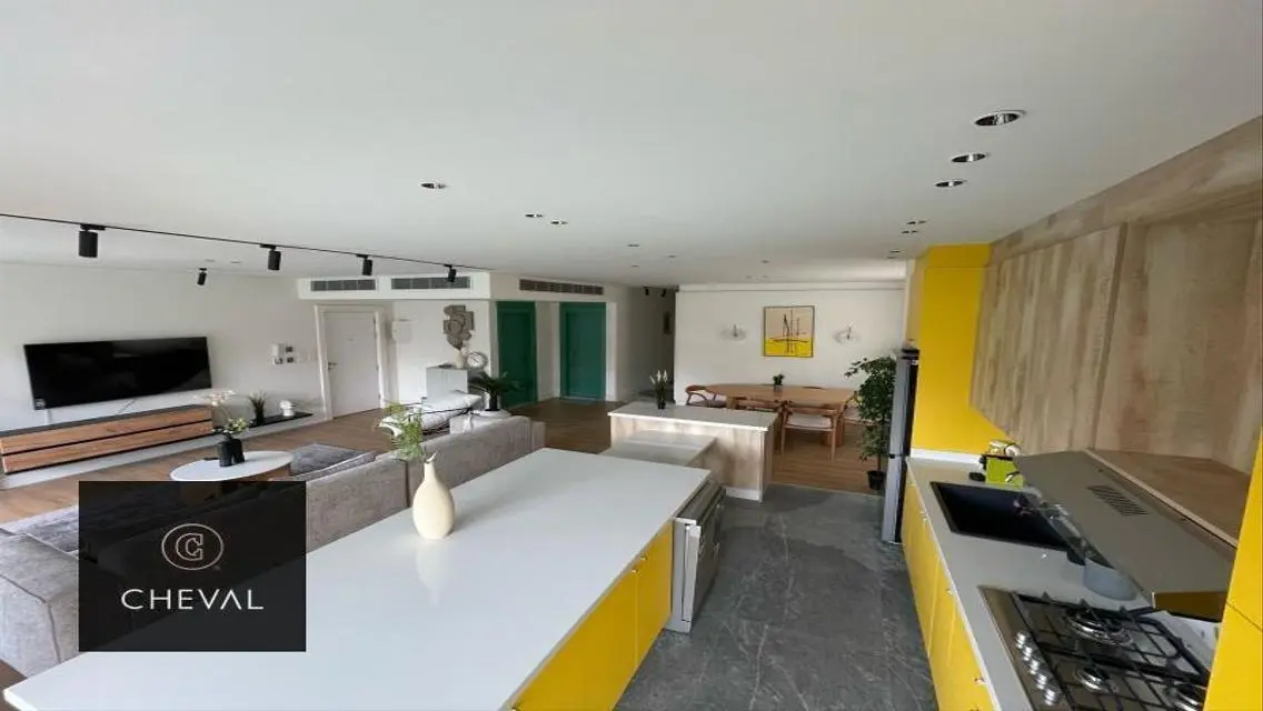 Luxury 3 Bedroom Apartment for Sale Near Key Attractions