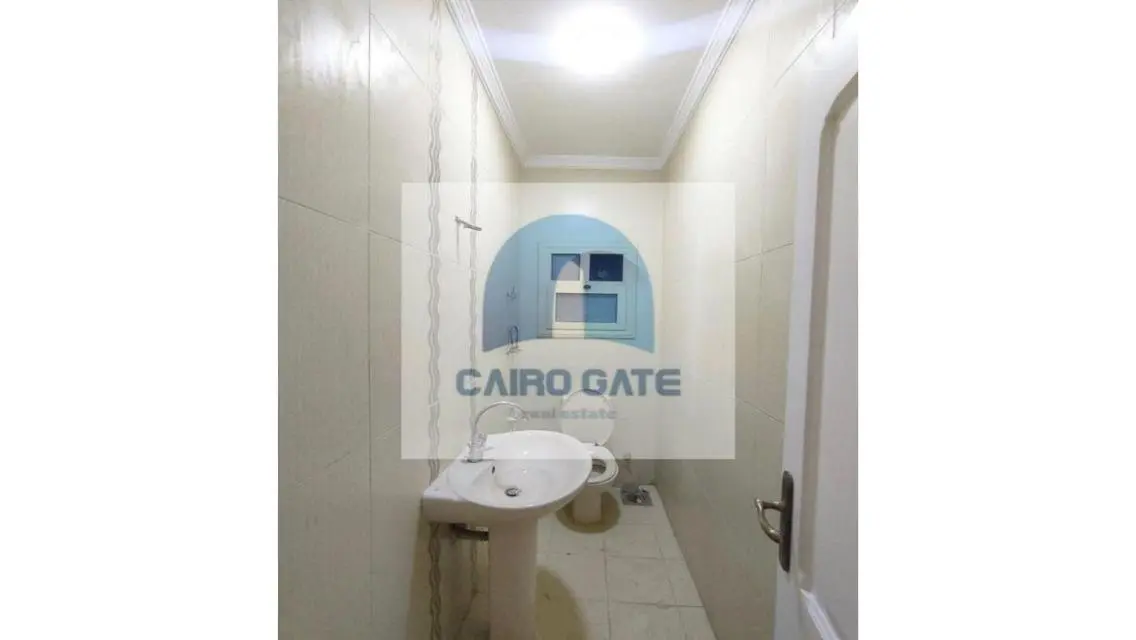 شقة فاخرة للبيع بمساحة واسعة