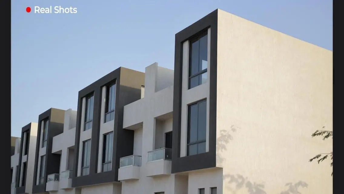 Luxury Villa for Sale by Remarkable Lakes