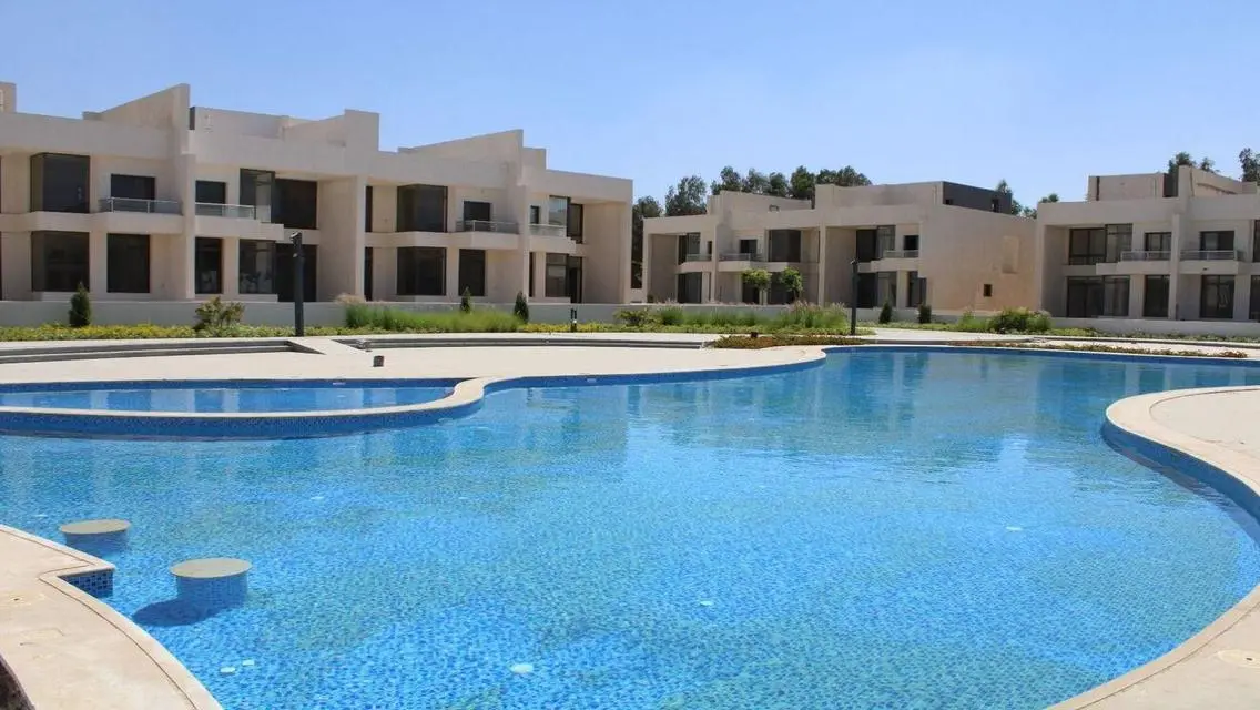 Luxury Villa for Sale by Remarkable Lakes
