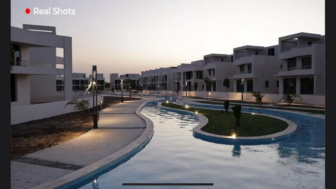 Luxury Villa for Sale by Remarkable Lakes