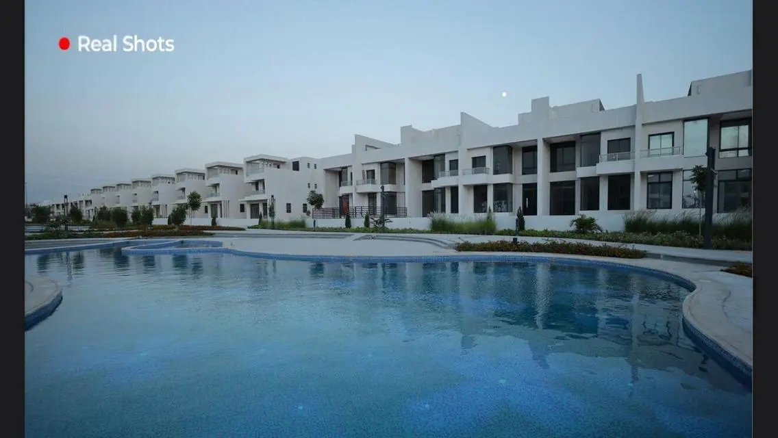 Luxury Villa for Sale by Remarkable Lakes