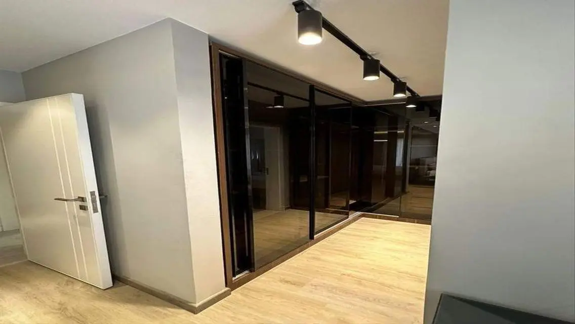 Luxury Apartment with Spacious Layout in the City Center