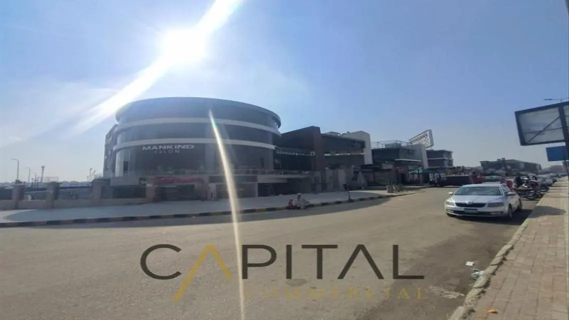 Prime Investment Opportunity: 300 sqm Space for Just 255,000