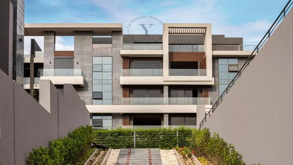 Luxury Villa for Sale with Spacious Grounds and Private Garden