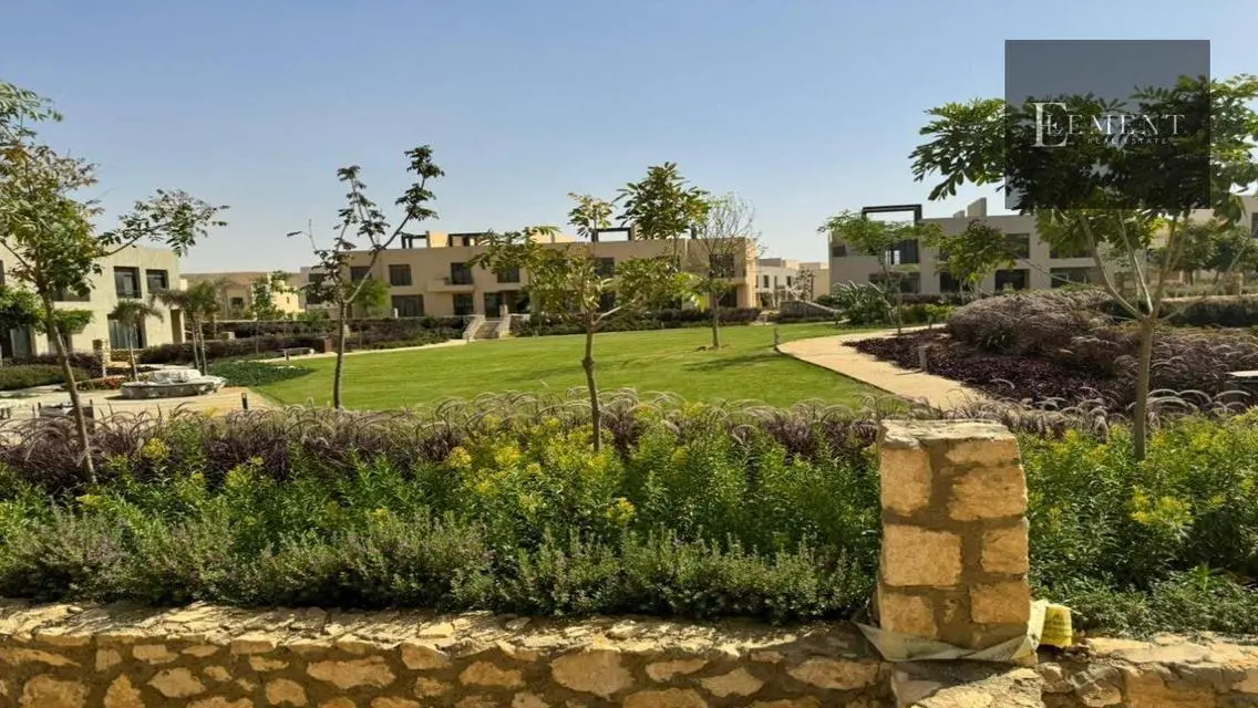 Luxury Property with Spacious Garden and Private Pool